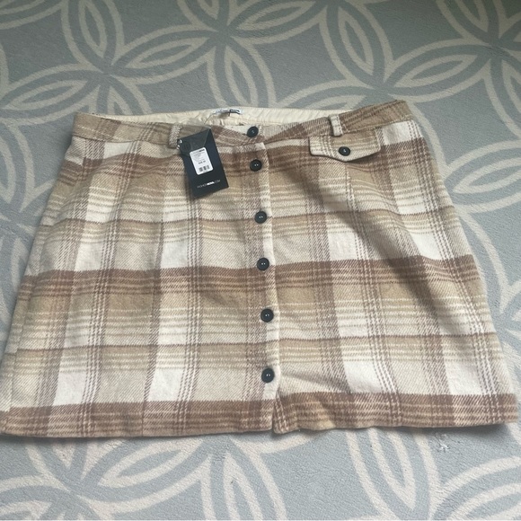 NWT FASHION NOVA beige plaid button up mini skirt wool blend size 2X - Picture 2 of 6